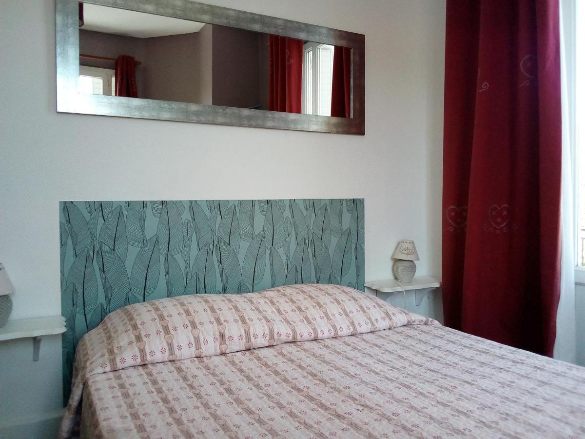 Hotel Les 4 Montagnes Villard-de-Lans Esterno foto
